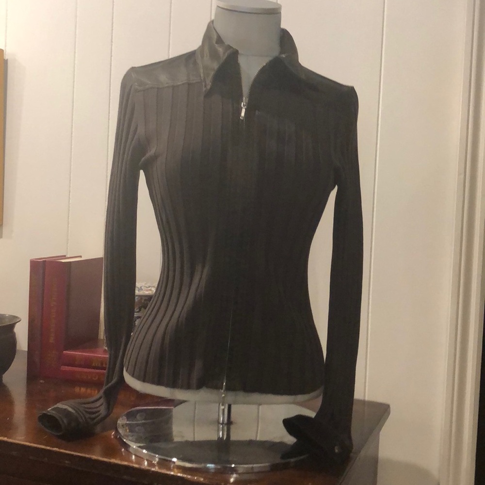 Cute Cabi Zip Top. Gently Worn. Size M